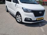 Hyundai H-1 2018 года за 14 500 000 тг. в Алматы – фото 2