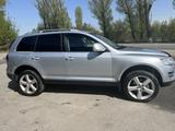 Volkswagen Touareg 2008 года за 6 000 000 тг. в Алматы – фото 2