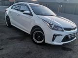 Kia Rio 2019 года за 7 400 000 тг. в Астана