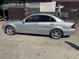 Mercedes-Benz E 320 2004 годаүшін6 600 000 тг. в Атырау – фото 3