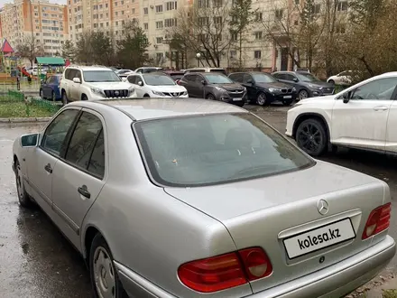 Mercedes-Benz E 240 1998 года за 2 800 000 тг. в Астана – фото 7