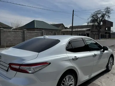 Toyota Camry 2018 года за 14 500 000 тг. в Алматы – фото 3