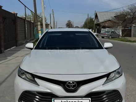 Toyota Camry 2018 года за 14 500 000 тг. в Алматы – фото 2