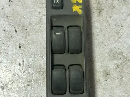 Блок управления кнопок стеклоподъемника Mitsubishi Pajero за 15 000 тг. в Актобе