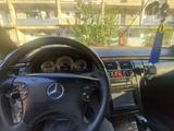 Mercedes-Benz E 320 2001 годаүшін5 300 000 тг. в Жанаозен – фото 5