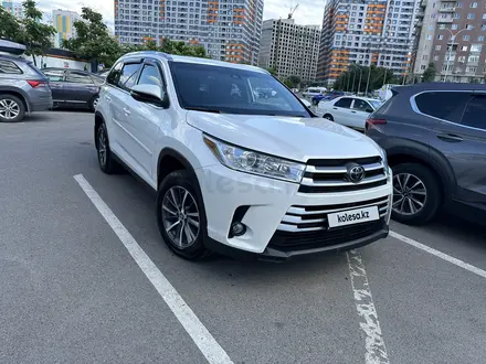Toyota Highlander 2019 года за 18 900 000 тг. в Алматы – фото 3