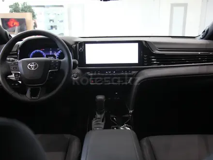 Toyota Camry Luxe 2026 года за 22 190 000 тг. в Алматы – фото 10