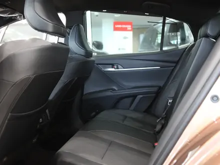 Toyota Camry Luxe 2026 года за 22 190 000 тг. в Алматы – фото 14