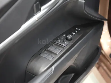 Toyota Camry Luxe 2026 года за 22 190 000 тг. в Алматы – фото 17