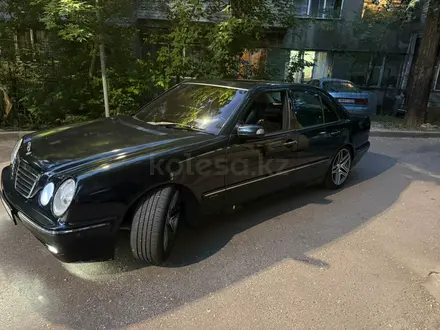 Mercedes-Benz E 280 1999 года за 3 650 000 тг. в Алматы – фото 2