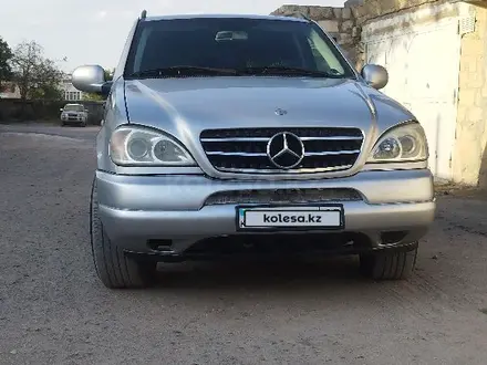 Mercedes-Benz ML 320 2001 года за 3 850 000 тг. в Актау – фото 2