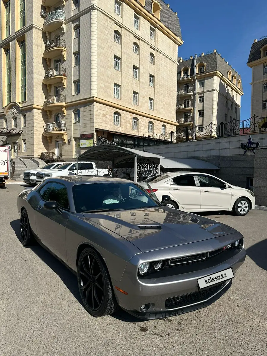 Dodge Challenger, 2016