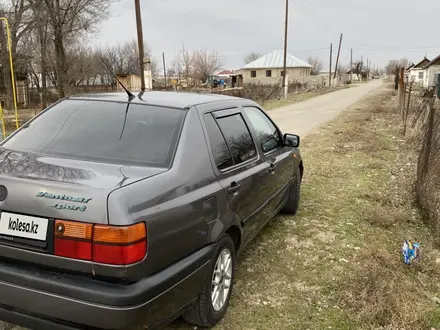 Volkswagen Vento 1992 года за 1 050 000 тг. в Тараз – фото 5