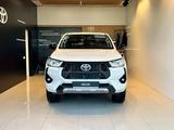 Toyota Hilux Elegance 2025 года за 26 890 000 тг. в Уральск