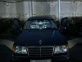 Mercedes-Benz E 230