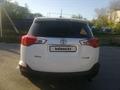 Toyota RAV4 2015 года за 12 000 000 тг. в Актобе – фото 3