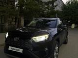 Toyota RAV4 2019 года за 13 500 000 тг. в Караганда