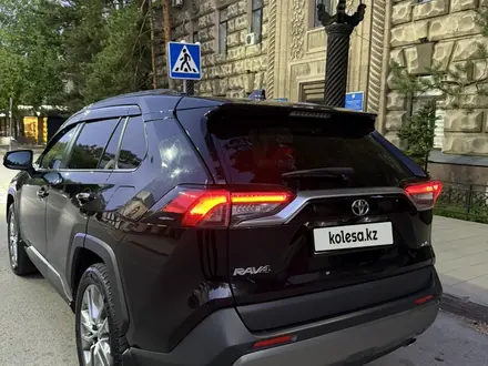 Toyota RAV4 2019 года за 13 500 000 тг. в Караганда – фото 4