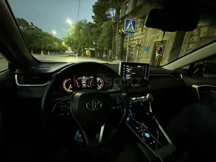 Toyota RAV4 2019 года за 13 500 000 тг. в Караганда – фото 5