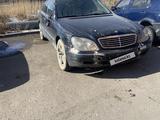 Mercedes-Benz S 320 1999 годаүшін2 200 000 тг. в Караганда – фото 2
