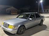 Mercedes-Benz E 220 1995 года за 600 000 тг. в Бейнеу – фото 2