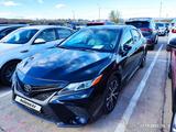 Toyota Camry 2018 года за 10 500 000 тг. в Атырау – фото 4