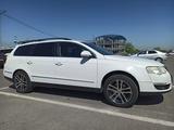 Volkswagen Passat 2009 года за 4 300 000 тг. в Алматы – фото 3