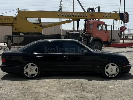 Mercedes-Benz E 320 1999 года за 5 900 000 тг. в Жанаозен