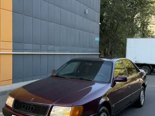 Audi 100