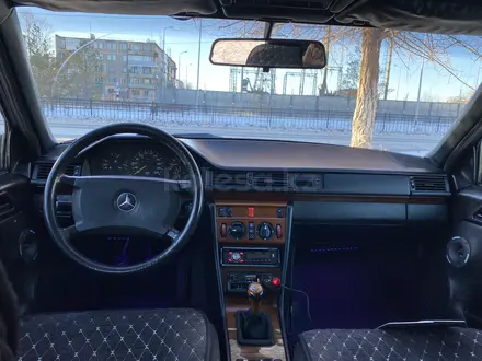 Mercedes-Benz E 220 1994 года за 2 200 000 тг. в Караганда – фото 13