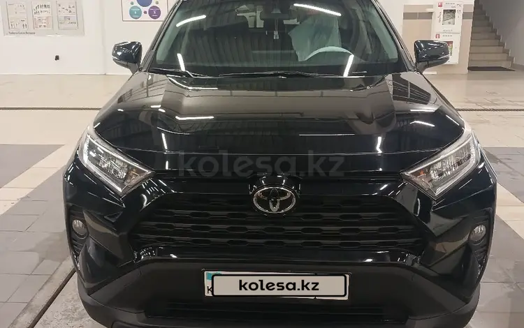 Toyota RAV4 2020 года за 18 500 000 тг. в Астана