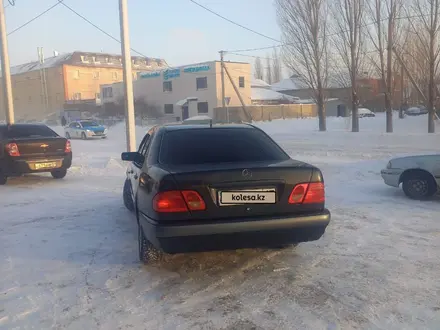 Mercedes-Benz E 230 1997 года за 1 800 000 тг. в Астана – фото 9