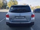 Toyota Highlander 2012 года за 11 600 000 тг. в Актобе – фото 3