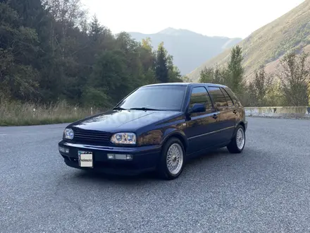 Volkswagen Golf 1997 года за 2 800 000 тг. в Алматы – фото 2