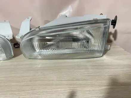 Передние фары — Toyota Corolla AE107 1991-1993 за 13 000 тг. в Алматы – фото 2