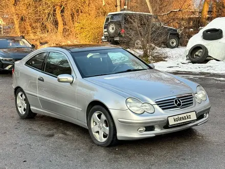 Mercedes-Benz C 200 2001 года за 3 500 000 тг. в Алматы – фото 3