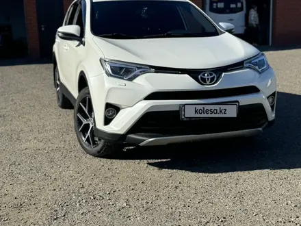 Toyota RAV4 2016 года за 11 900 000 тг. в Усть-Каменогорск