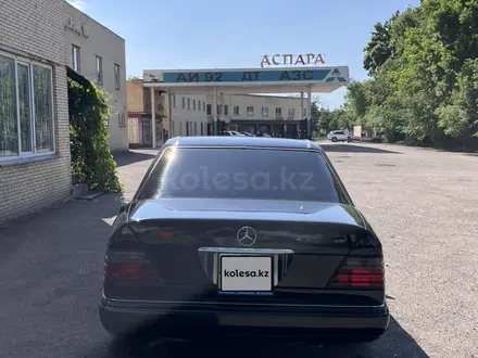 Mercedes-Benz E 250 1993 года за 2 800 000 тг. в Алматы – фото 4