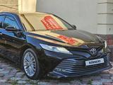 Toyota Camry 2019 года за 13 600 000 тг. в Шымкент – фото 3