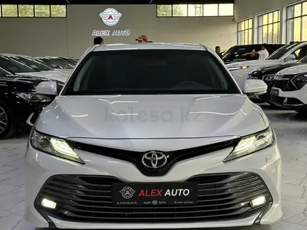 Toyota Camry 2019 года за 13 500 000 тг. в Шымкент – фото 2