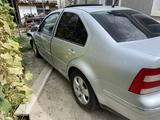 Volkswagen Jetta 2005 года за 900 000 тг. в Атырау – фото 4