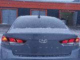 Hyundai Sonata 2018 годаfor6 000 000 тг. в Атырау – фото 3