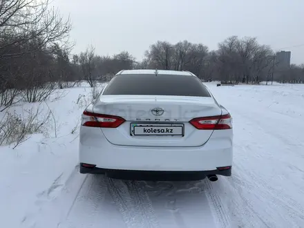 Toyota Camry 2018 года за 12 700 000 тг. в Караганда – фото 13