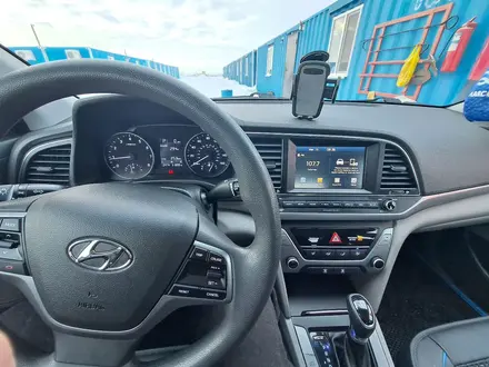 Hyundai Elantra 2016 года за 5 000 000 тг. в Уральск – фото 3