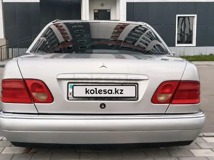 Mercedes-Benz E 240 1998 года за 2 500 000 тг. в Усть-Каменогорск – фото 5