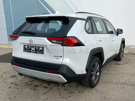 Toyota RAV4 2023 года за 11 835 000 тг. в Алматы – фото 4