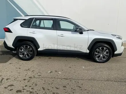 Toyota RAV4 2023 года за 11 835 000 тг. в Алматы – фото 3