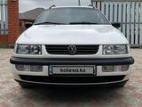 Volkswagen Passat 1993 года за 2 250 000 тг. в Актобе – фото 2