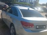 Chevrolet Cruze 2009 года за 2 800 000 тг. в Абай (Келесский р-н) – фото 4