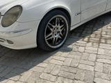 Mercedes-Benz E 320 2003 года за 500 000 тг. в Астана – фото 2
